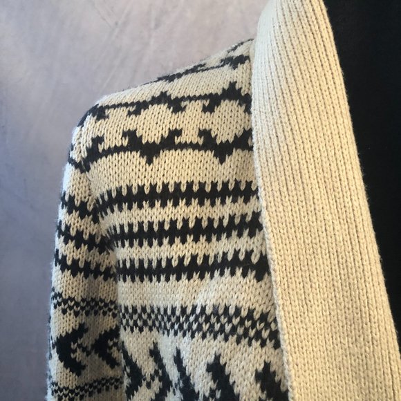 Schaffer Rose Print Cardigan - Super Warm! - Picture 3 of 6